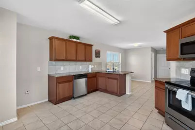 2256 Spring Hollow Dr, Lancaster, TX 75134 - Photo 9