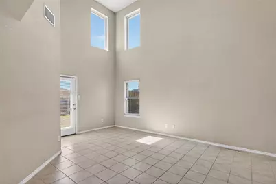 2256 Spring Hollow Dr, Lancaster, TX 75134 - Photo 7