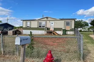 101 Seminole St, Tye, TX 79563 - Photo 25