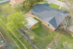 1405 W Wheeler St, Breckenridge, TX 76424 - Photo 33