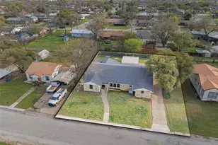 1405 W Wheeler St, Breckenridge, TX 76424 - Photo 9