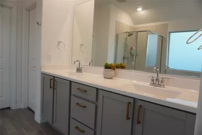 2046 Hollowcreek Trail, Lewisville, TX 75010 - Photo 15