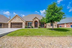 2826 Willow Ridge Cir, Granbury, TX 76049 - Photo 1