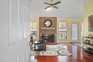 2207 Hunter View Ct, Arlington, TX 76013 - Photo 3