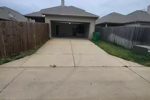 608 Pawnee St, Aubrey, TX 76227 - Photo 11