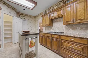 524 Estate Dr, Grand Prairie, TX 75052 - Photo 13