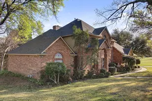 524 Estate Dr, Grand Prairie, TX 75052 - Photo 5