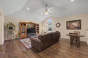 524 Estate Dr, Grand Prairie, TX 75052 - Photo 19