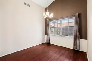 2736 Meadow Harvest Ln, Dallas, TX 75237 - Photo 11