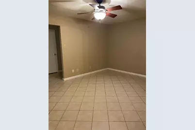 2111 W Pearl Street, Granbury, TX 76048 - Photo 1