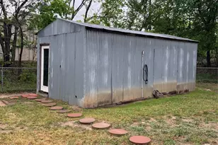 2111 W Pearl St, Granbury, TX 76048 - Photo 15