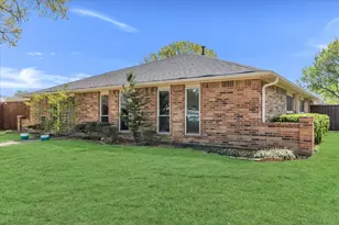 204 Willowcrest Dr, Garland, TX 75040 - Photo 3
