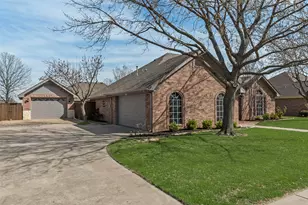 604 Cedar Dr, Pilot Point, TX 76258 - Photo 1