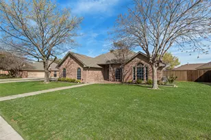 604 Cedar Dr, Pilot Point, TX 76258 - Photo 3