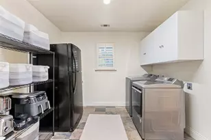 4558 Shady Hill Dr, Dallas, TX 75229 - Photo 21