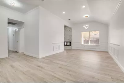 322 E Hillcroft Drive, Duncanville, TX 75137 - Photo 3