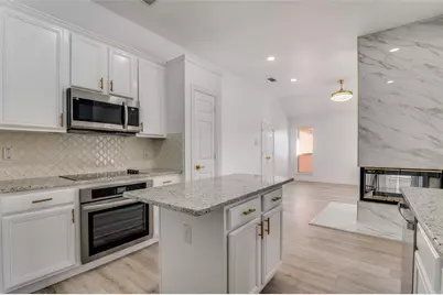 322 E Hillcroft Drive, Duncanville, TX 75137 - Photo 11