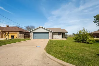420 Roosevelt Avenue, Terrell, TX 75160 - Photo 1