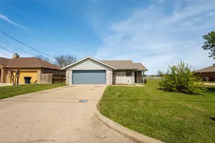 420 Roosevelt Ave, Terrell, TX 75160 - Photo 1