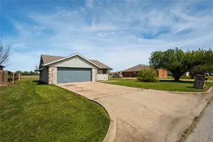 420 Roosevelt Ave, Terrell, TX 75160 - Photo 3