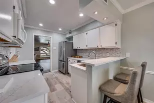 10029 Regal Park Ln, Dallas, TX 75230 - Photo 11