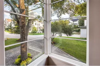 645 Kessler Reserve Court, Dallas, TX 75208 - Photo 11