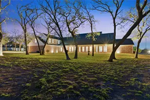 519 E Hickory Ridge Cir, Argyle, TX 76226 - Photo 3