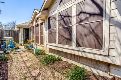 615 Delores Drive, Grand Prairie, TX 75052 - Photo 37