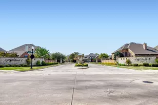 705 Crown Ct, Keller, TX 76248 - Photo 5