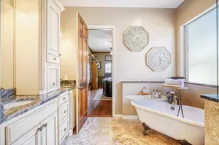 705 Crown Ct, Keller, TX 76248 - Photo 17