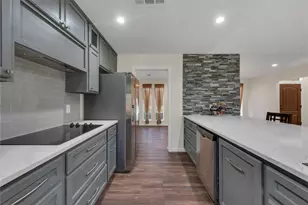 224 Plainview Dr, Hurst, TX 76054 - Photo 9