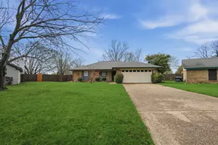 1110 Hemphill Ct, Cleburne, TX 76033 - Photo 1