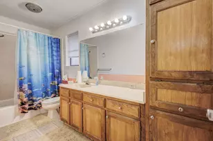 1110 Hemphill Ct, Cleburne, TX 76033 - Photo 5