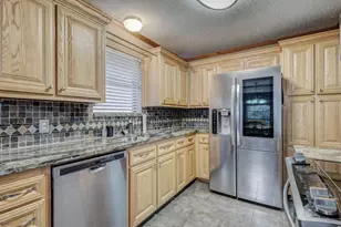 1110 Hemphill Ct, Cleburne, TX 76033 - Photo 17