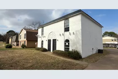 1907 Nolen Court, Arlington, TX 76012 - Photo 3