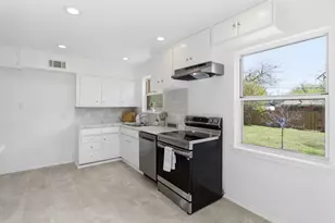 10969 Park Oak Cir, Dallas, TX 75228 - Photo 17