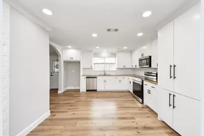 3407 Chalfont Court, Houston, TX 77066 - Photo 9