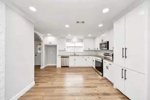 3407 Chalfont Ct, Houston, TX 77066 - Photo 9