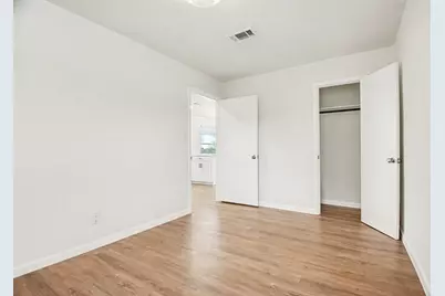 928 Ash Crescent Street, Fort Worth, TX 76104 - Photo 27