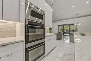 1515 N Fielder Rd, Arlington, TX 76012 - Photo 17