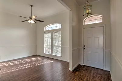 1400 N Saint Charles Avenue, Pilot Point, TX 76258 - Photo 5