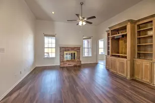 1400 N Saint Charles Ave, Pilot Point, TX 76258 - Photo 9