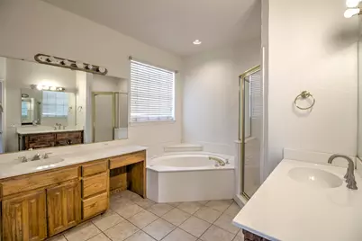 1400 N Saint Charles Avenue, Pilot Point, TX 76258 - Photo 19