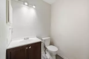 1509 Creek Bank Ln, Arlington, TX 76014 - Photo 9