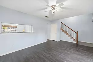 1509 Creek Bank Ln, Arlington, TX 76014 - Photo 3