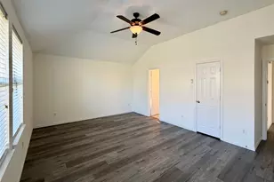 211 Parakeet Dr, Little Elm, TX 75068 - Photo 9