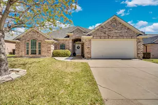 1612 Stratford Dr, Mansfield, TX 76063 - Photo 1