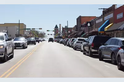 422 Smith Street, Grapevine, TX 76051 - Photo 7