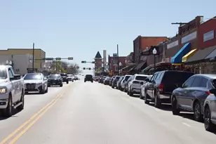 422 Smith St, Grapevine, TX 76051 - Photo 7