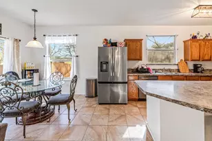 804 Ridge Point Dr, Grand Prairie, TX 75052 - Photo 15